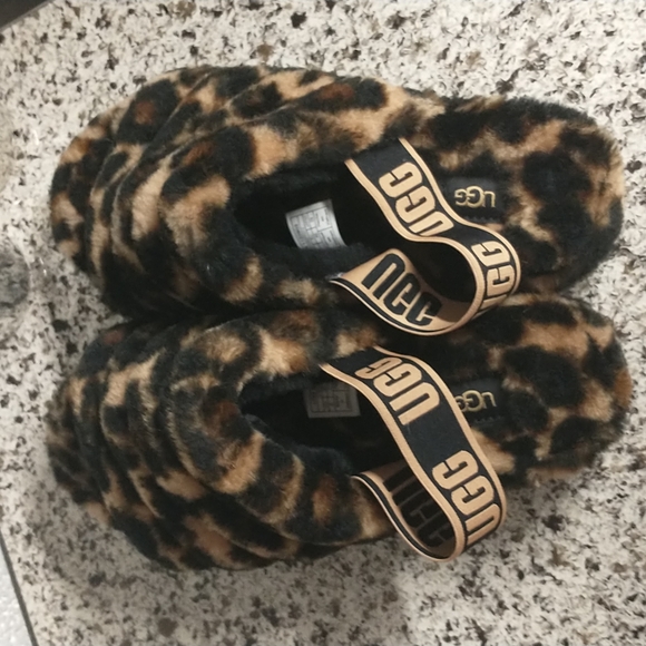 UGG Shoes - UGG SLIDE SLIPPERS WITH STRAP